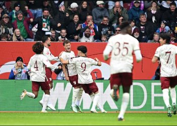 Bundesliga/ Bayern “ngec” ndaj Augsburg, Neuer bën gafën e vitit