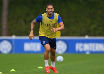Buzëqesh Chivu, ndaj Parmës të gatshëm do të jenë Çalhanoglu dhe Spence