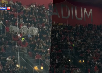VIDEO/ “Rama në burg, Berisha në burg”, protestohet në stadiumin kombëtar, policia afrohet për të marrë banderolën