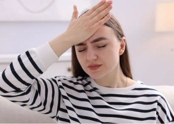 A harron fjalët ndërsa flet? Ja kur është shenjë e demencës – Balkanweb.com – News24