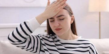 A harron fjalët ndërsa flet? Ja kur është shenjë e demencës – Balkanweb.com – News24