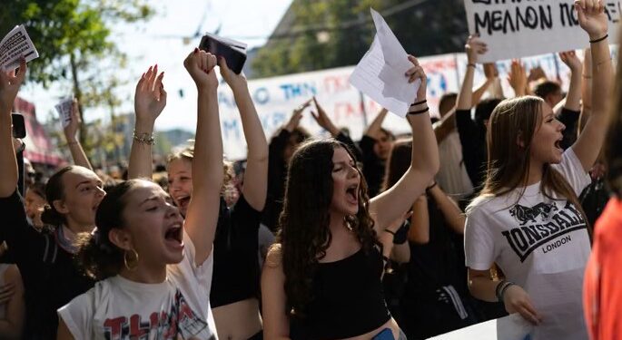 Arsimi dhe kostoja e jetesës, mijëra studentë grekë mbushin rrugët e qyteteve greke