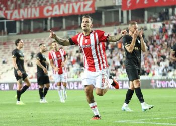 Dopieta në Turqi, Manaj në formacionin e javës