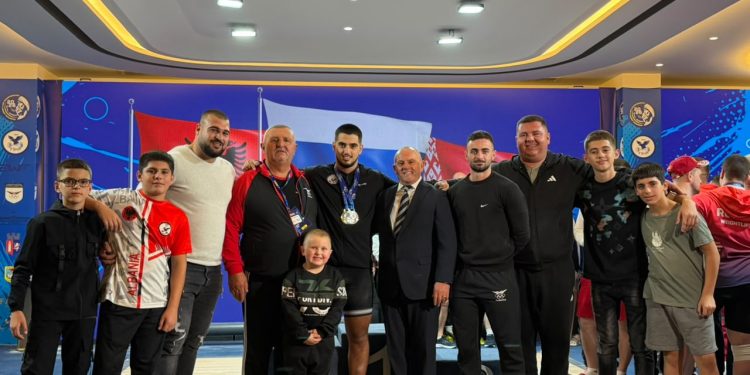 PESHËNGRITJE/ Spektakël i Ertjan Kofshës, i dhuron Shqipërisë dy medalje në Europianin U-23 – Balkanweb.com – News24