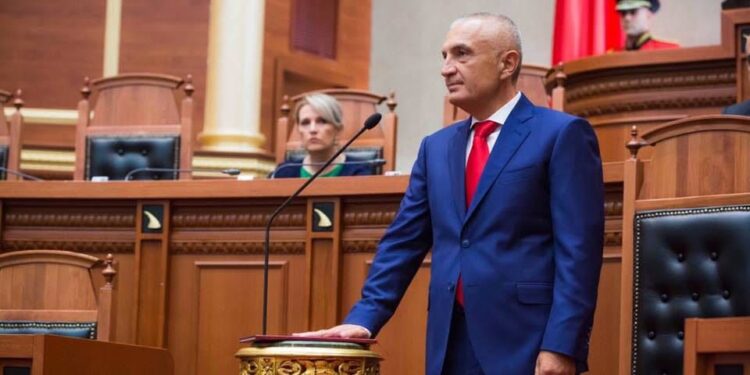 Ilir Meta: Nesër ditë vendimtare për t’i thënë ndal hapit kriminal të shpopullimit. Deputetët që votojnë pro ndarjes territoriale do të shënohen në librin e turpit të historisë