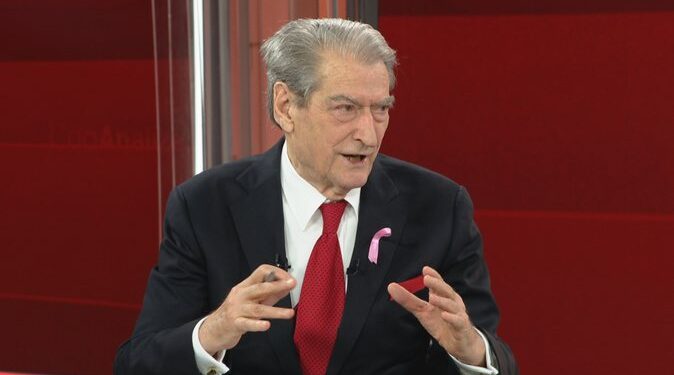 Berisha nuk heq dorë nga ëndrra për t’u rikthyer si kryeministër: Me zgjedhje nuk bëhem, por me referendum po!