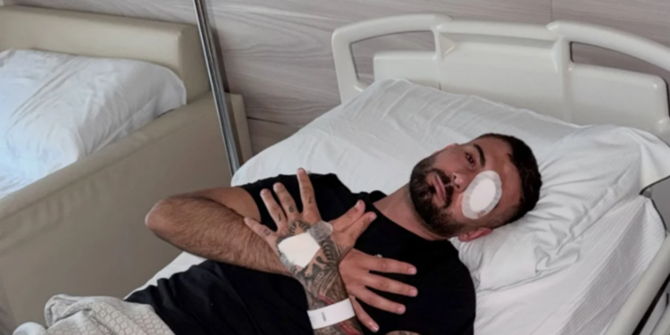 U plagos me plumb gome në protestë, reagon sërish i riu: Po përballem me një sfidë tjetër për shikimin e syrit
