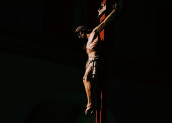 Unaza e lashtë me emrin e Ponc Pilatit hedh dritë mbi kryqëzimin e Jezusit, çfarë zbuluan studiuesit – Balkanweb.com – News24